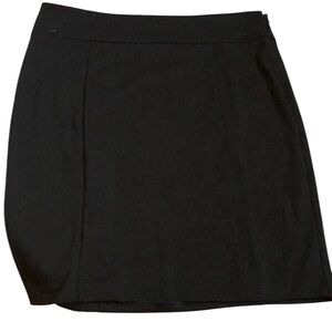 Candies size 13 black above the knee straight skirt never worn fits 10-12